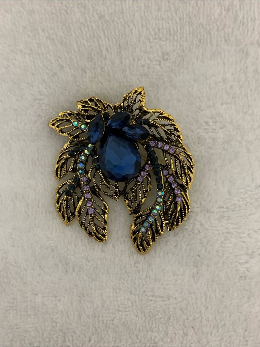 Brooch & Pendant Gold-Tone Blue Crystal Leaf